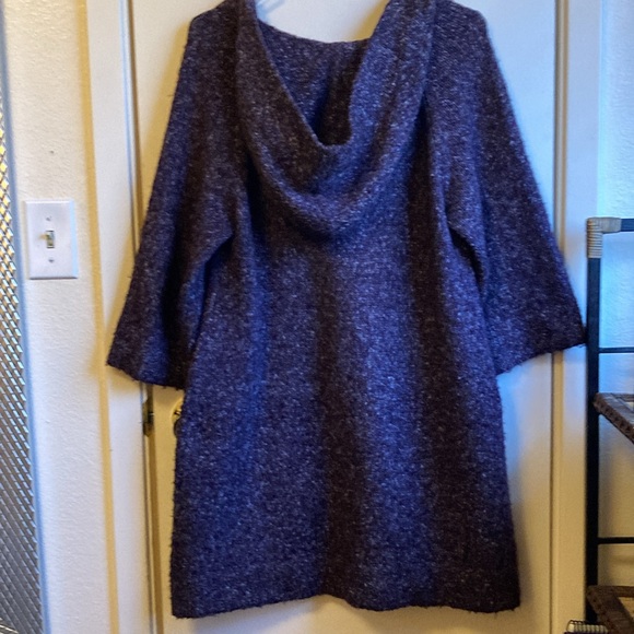 Vintage BCBGMAXAZARIA Purple and White Sweater with Hood and Pockets, Size M. - Picture 9 of 16
